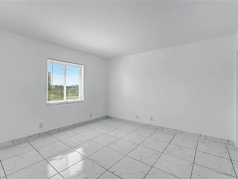 1000 Manatee Rd #A306 — Photo 8