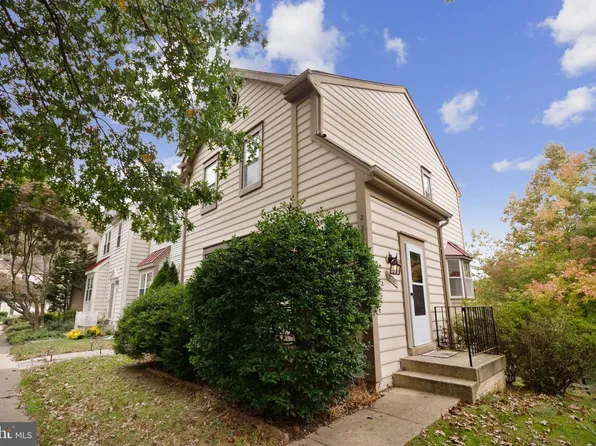 20232 Waterside Dr, Germantown, MD 20874