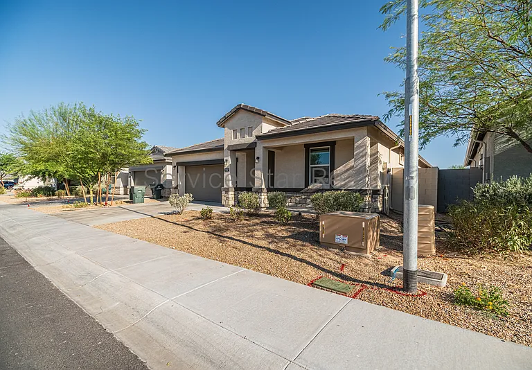 1167 W Del Monte Pl — Photo 3