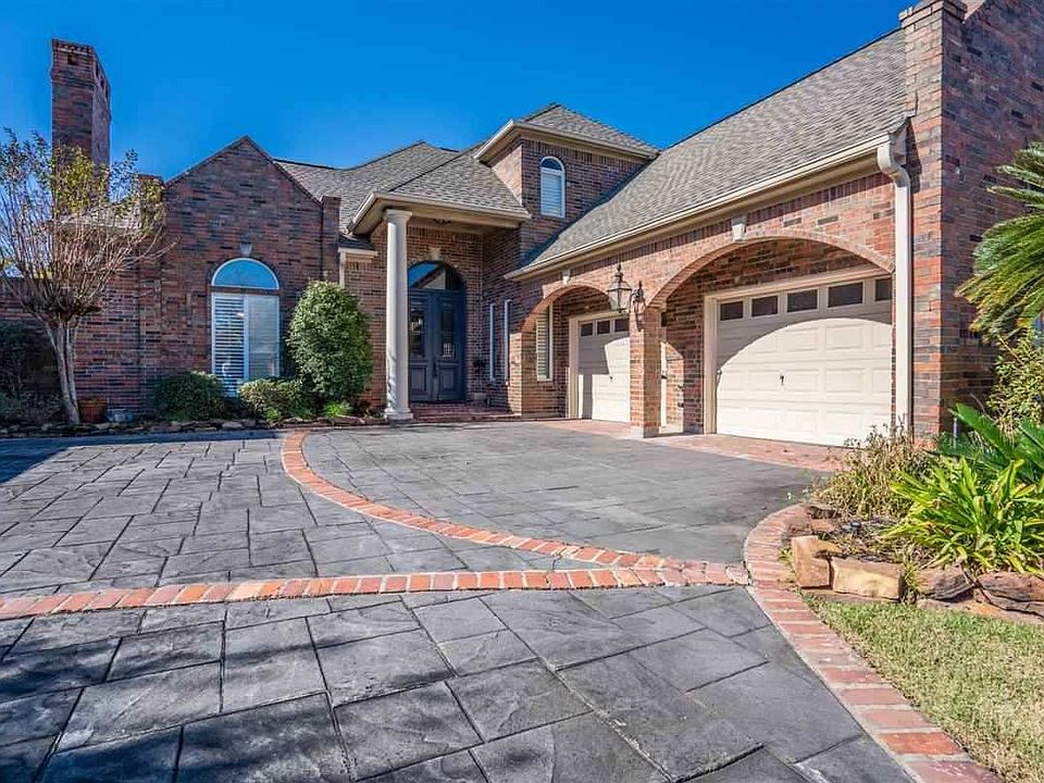 1st image of 16 Waterford Dr