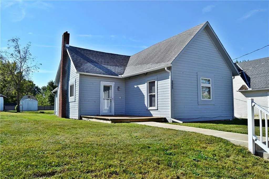 225 W Center St photo 1