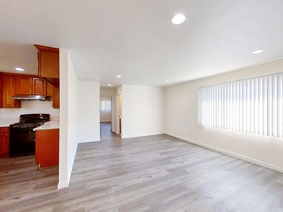 Living room & kitchen