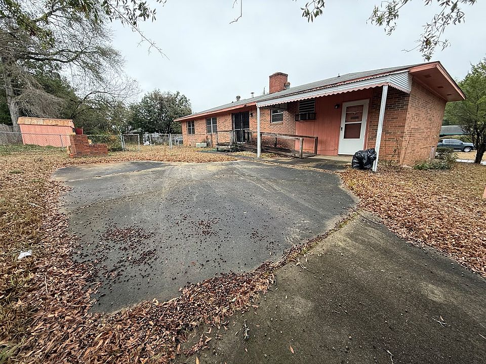 2nd image of 435 Bowen Blvd