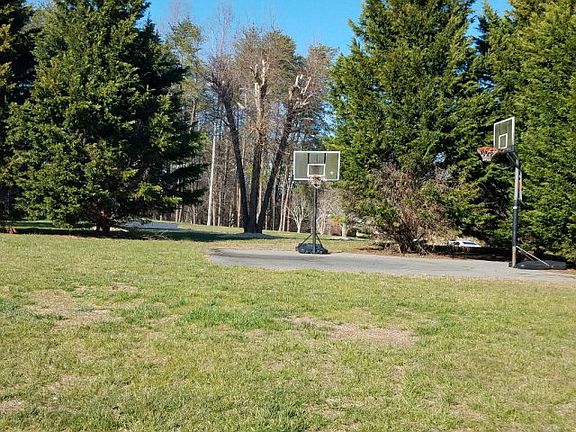 5th image of 188 Scotchtown Dr