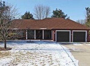 316 Lake Dr, Greenwood, IN
