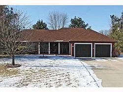 316 Lake Dr photo 1