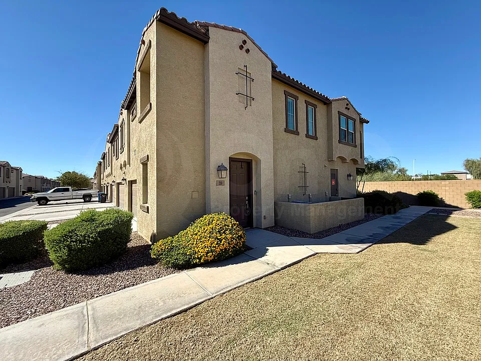 155 N Lakeview Blvd #250