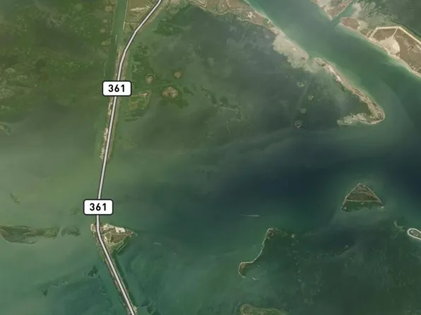 E Deberry Ave, Aransas Pass, TX 78336