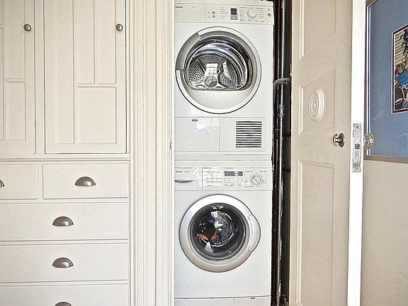 5th image of 2360 Pacific Ave APT 203