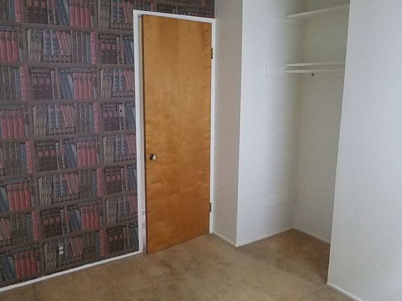 4th image of 929 Whitehall Dr