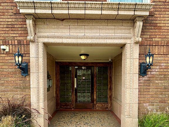 2nd image of 96 Toledo Way APT 203