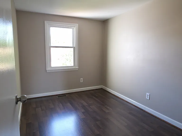 24 Lerner Ct #32H — Photo 13
