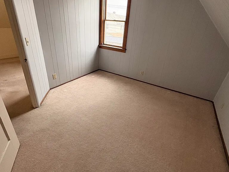 146 Palmer Ave #UPPER — Photo 9