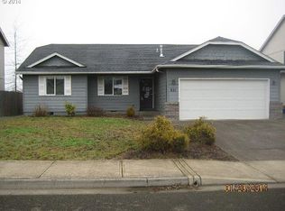 821 Meadow Dr, Molalla, OR