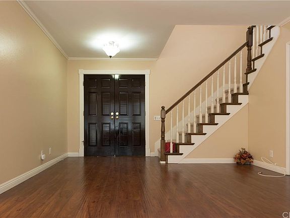 2nd image of 3883 Yosemite Ct