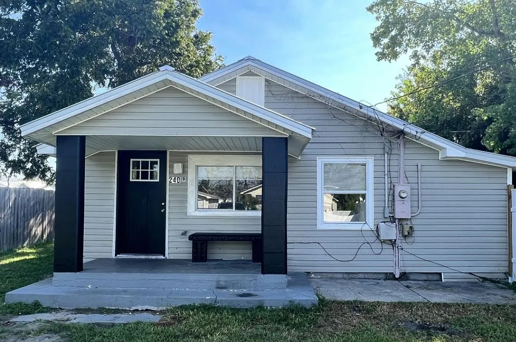2 bed, 1200 sqft, $1,700 — Photo 1