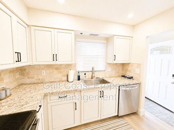 4th image of 9718 Hernando Ct