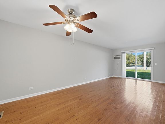 3rd image of 774 Terrace Ct APT R