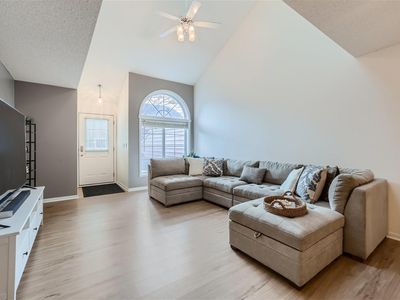 960 106th Ln NW APT 22, Coon Rapids, MN, 55433