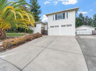 2080 Mount Olive Way, Santa Rosa, CA 95404