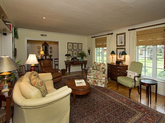 2nd image of 1126 Shorewood Dr