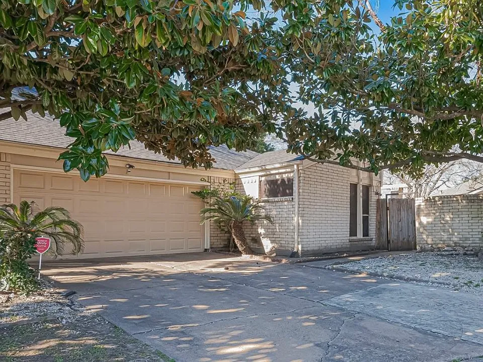 8706 Belle Glen Dr