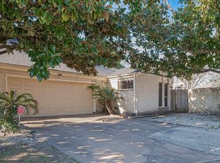 8706 Belle Glen Dr, Houston, TX 77099