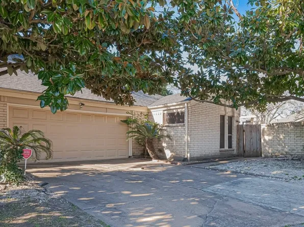8706 Belle Glen Dr, Houston, TX 77099