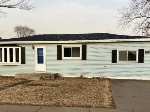 739 Dawes St, Marinette, WI 54143
