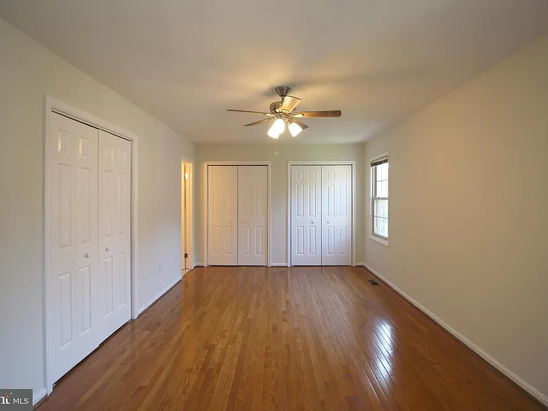 436 N Park Dr — Photo 20