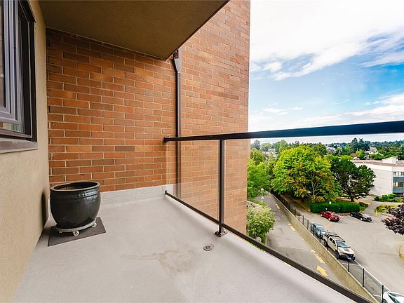5th image of 103 Gorge Rd E #508