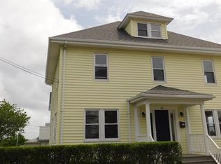 46 9th St, East Providence, RI 02914