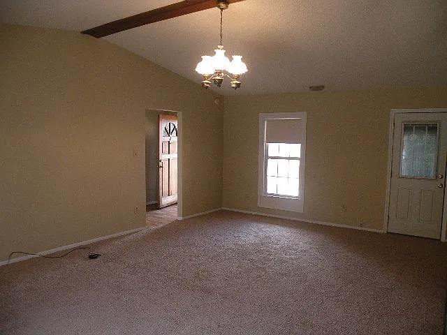 104 Bayer Ct — Photo 2