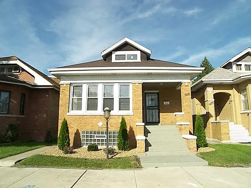 8230 S Justine St photo 1