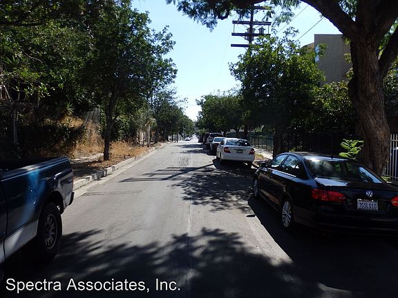3rd image of 433 N Mountain View Ave