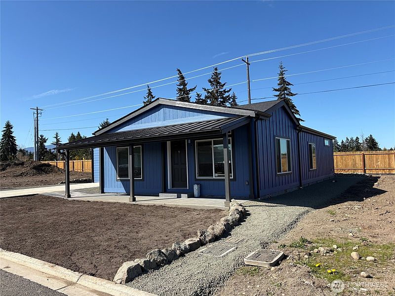 3rd image of 861 N Iris Avenue