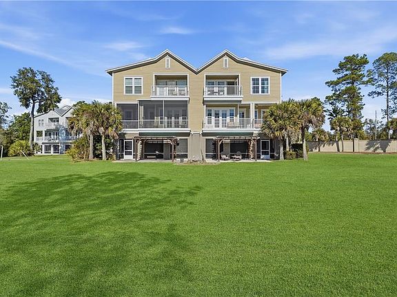 3rd image of 114 Riverfront Cir