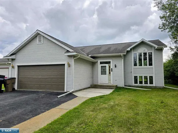 2010 E 35th St, Hibbing, MN 55746