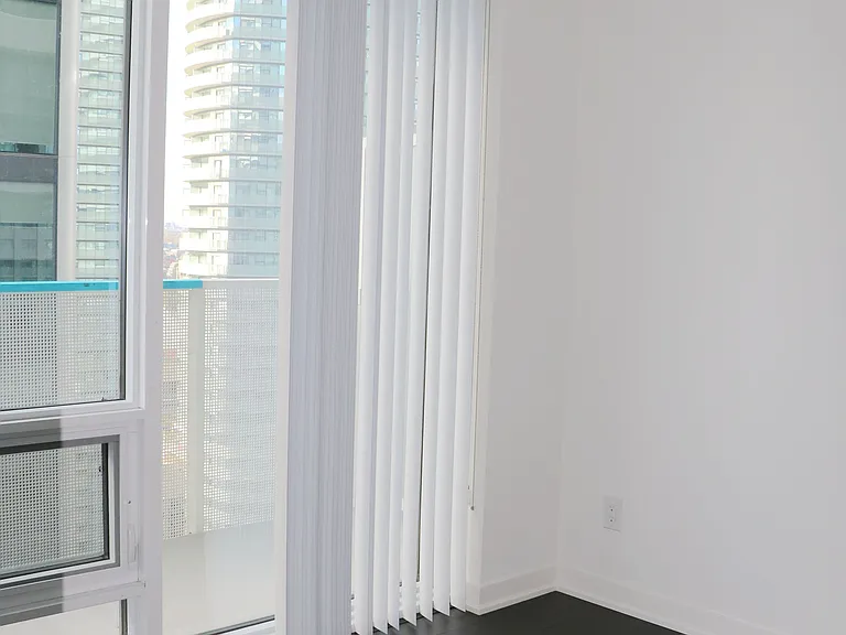 100 Harbour St #4210 — Photo 9