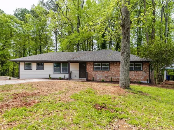 1888 Delphine Dr, Decatur, GA 30032