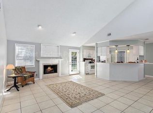 3386 Chrysler Dr, Jacksonville, FL 32257