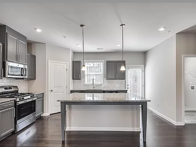 250 Mahone Dr — Photo 10