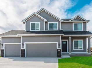 860 NE Dartmoor Dr, Waukee, IA 50263