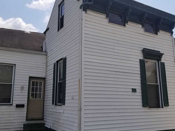 3rd image of 312 E 9th St