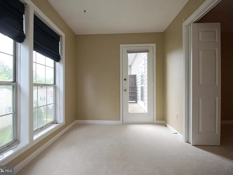 10118 Oakton Terrace Rd #10118 — Photo 16