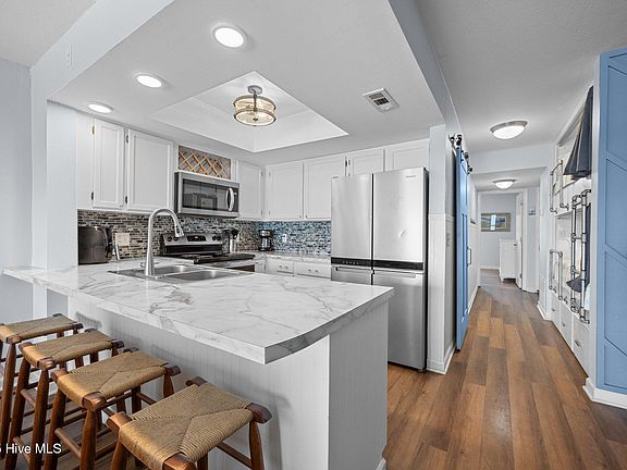 2nd image of 918 N New River Drive #825