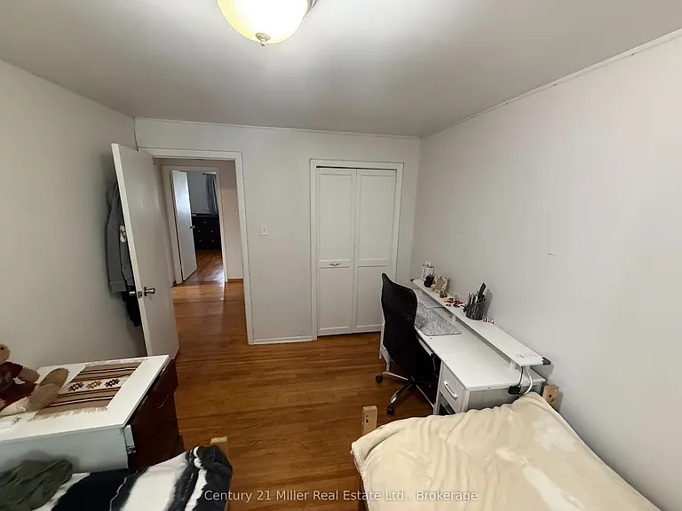 35 Melville Cres — Photo 11