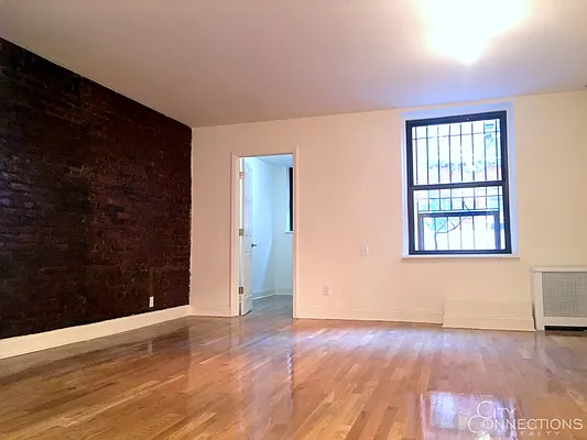 Rented by City Connections Realty | media 63