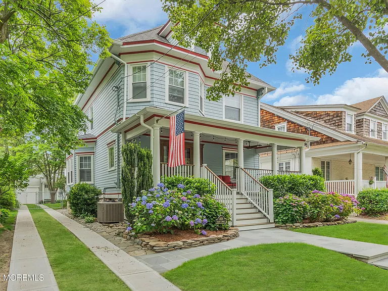 1108 Sunset Ave — Photo 3