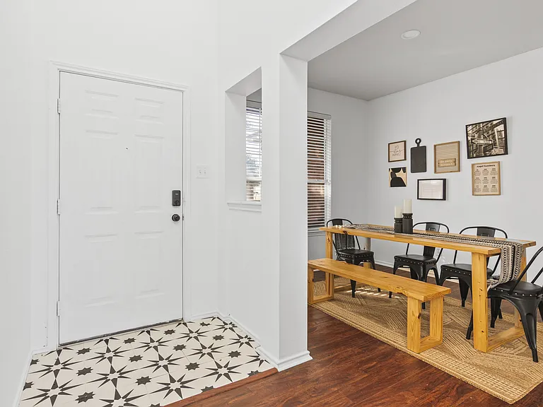 13524 Lyndon B Johnson St — Photo 7